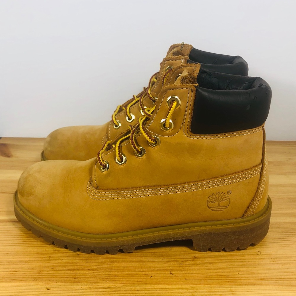 Timberland Kids Premium Wheat Nubuck Boots Sz 2